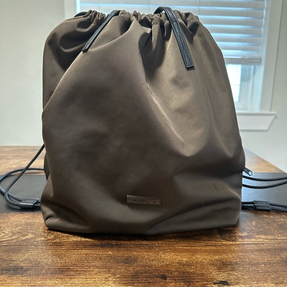 Thirtyyears rove brown bag.